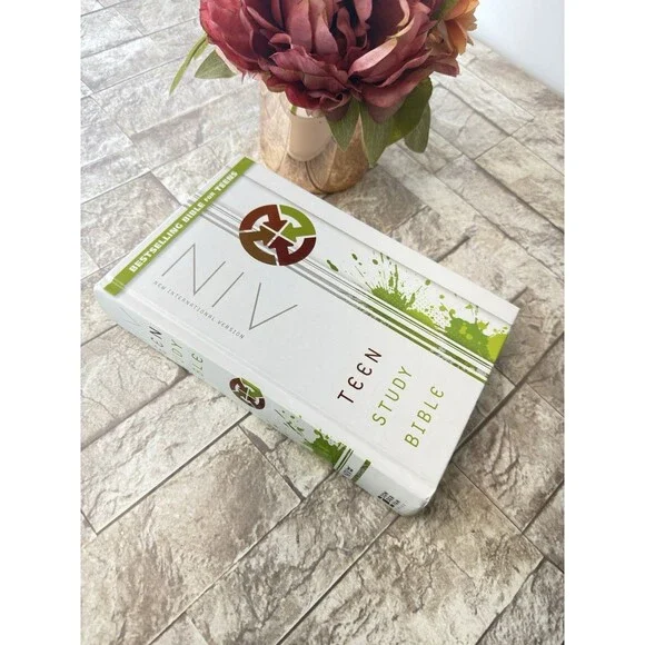 NEW Teen Study Bible-NIV by Zondervan - Picture 9 of 12